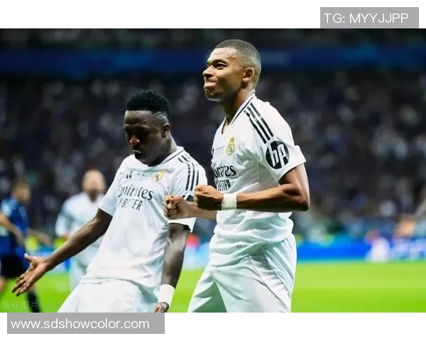 反思皇马银河战舰一期巨星政策对球队长远发展的影响与启示